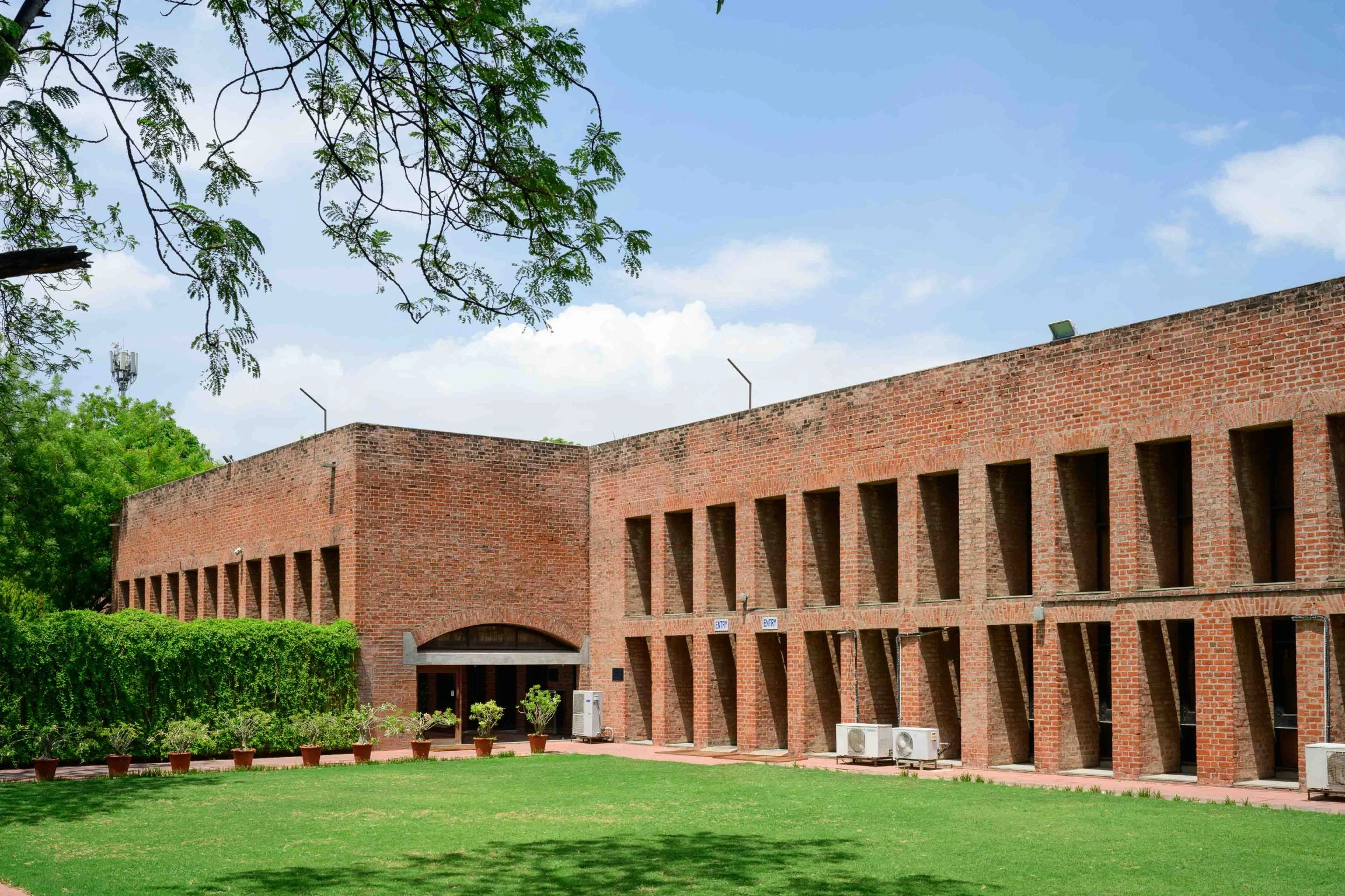 Indian Institute Of Management Ahmedabad (IIMA) 